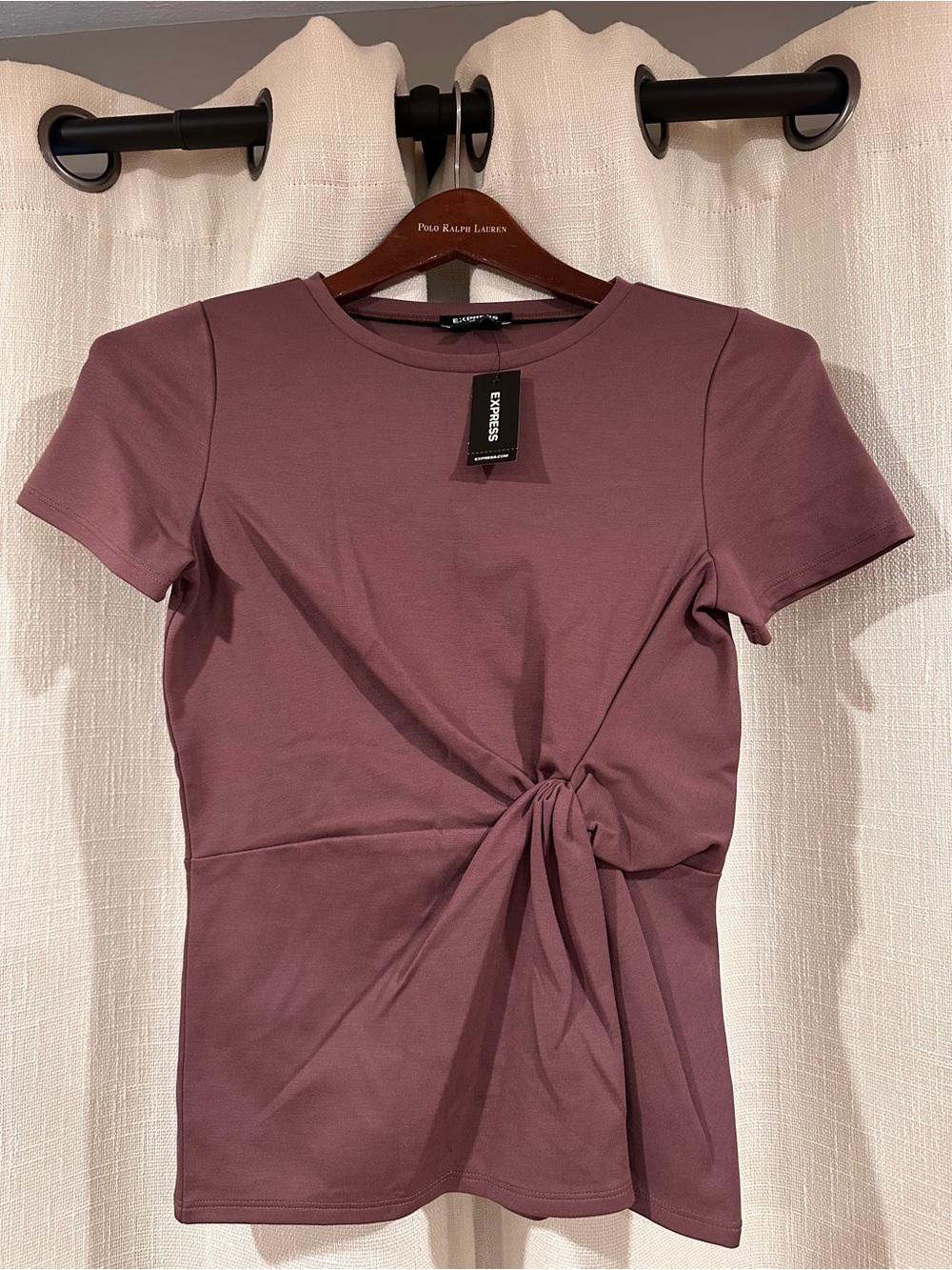 Express Twist-Knot Short Sleeve Top in Mauve